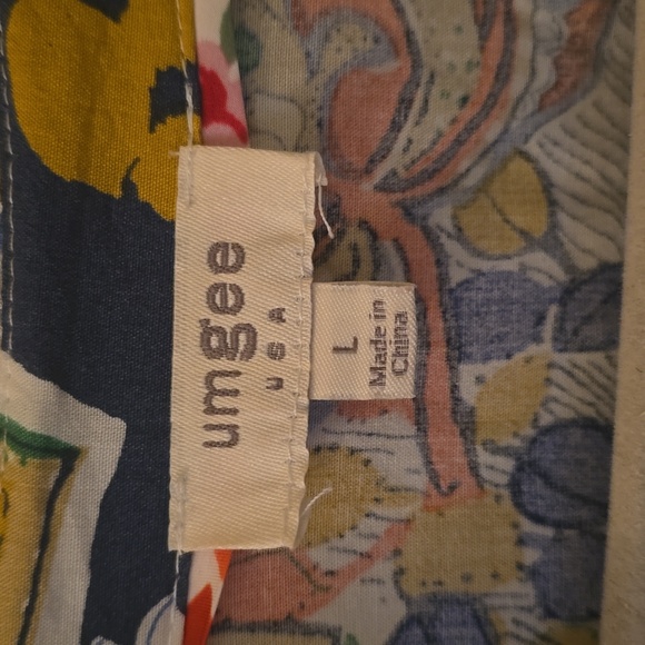 Umgee Multicolor‎ Patterned Top - Picture 2 of 4